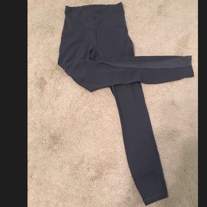 Lululemon Athletica Train Times 7/8 Pant 
25"